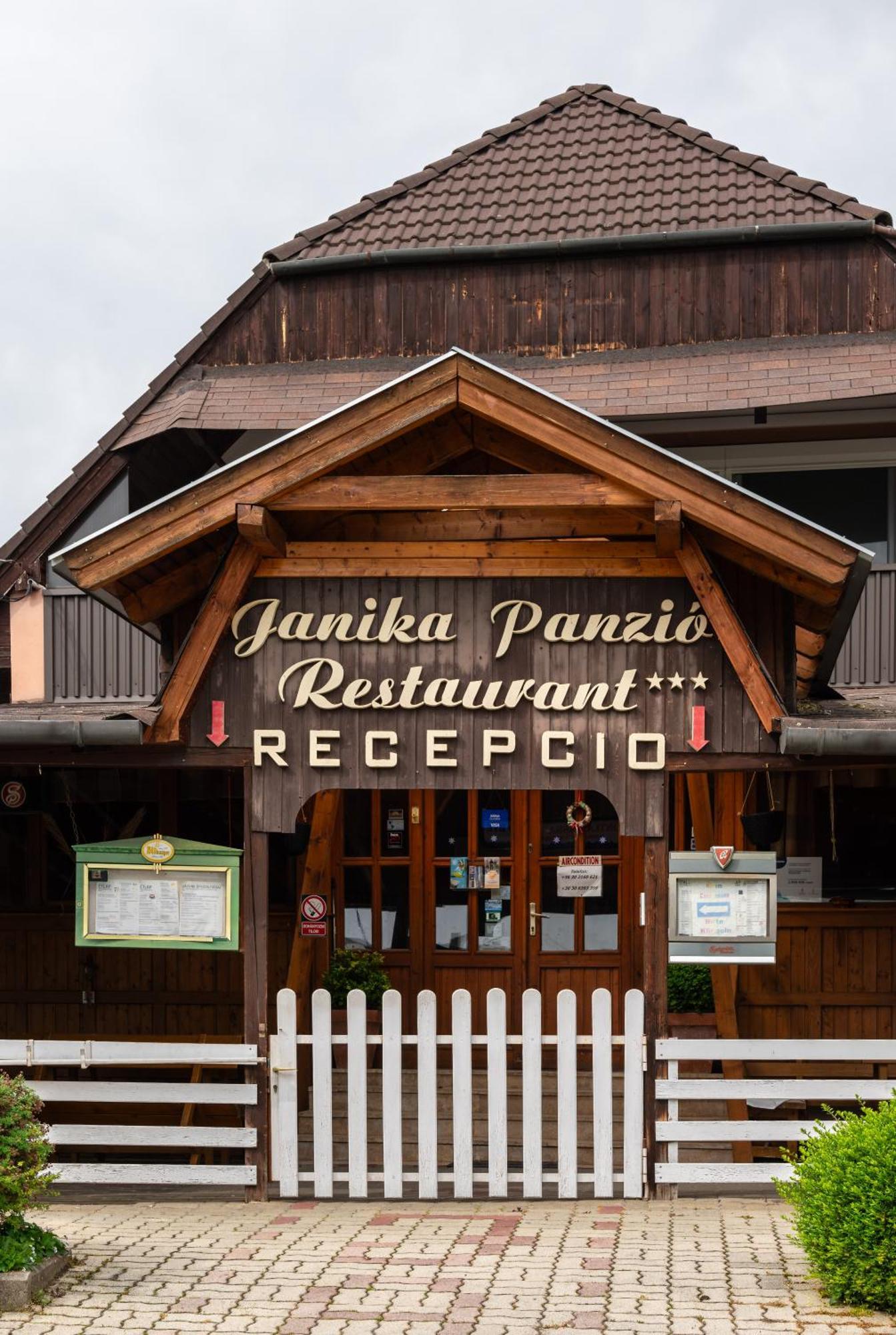 Janika Pension Vonyarcvashegy Exterior photo